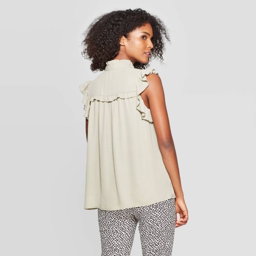 NWT Light Green Ruffle Sleeveless Top - Picture 5 of 7